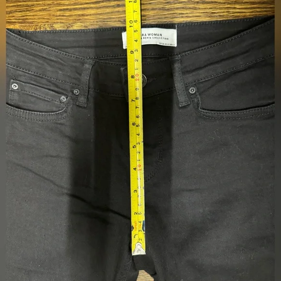 Zara Mid-Rise Flared Jeans - Black - Size: EUR 36 (US 4) - Picture 6 of 9